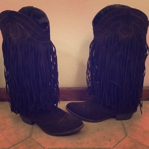 Dark brown fringe boots . Size 9 work once